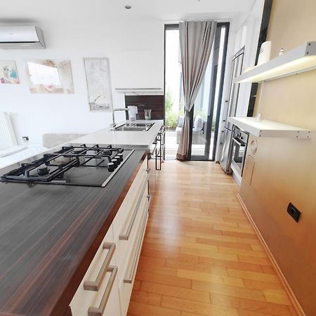 Bella Vista Lux Apartment With Private Terace كوبر المظهر الخارجي الصورة