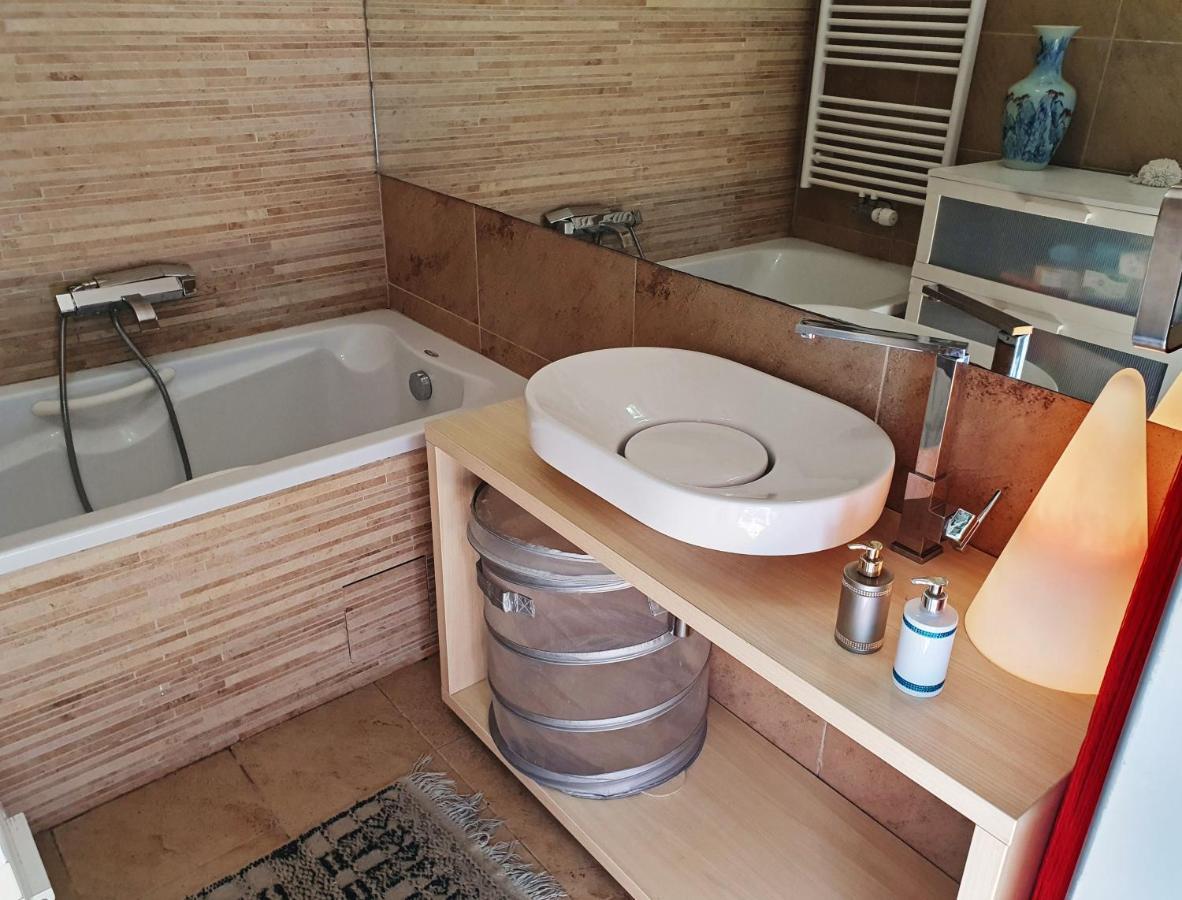 Bella Vista Lux Apartment With Private Terace كوبر المظهر الخارجي الصورة