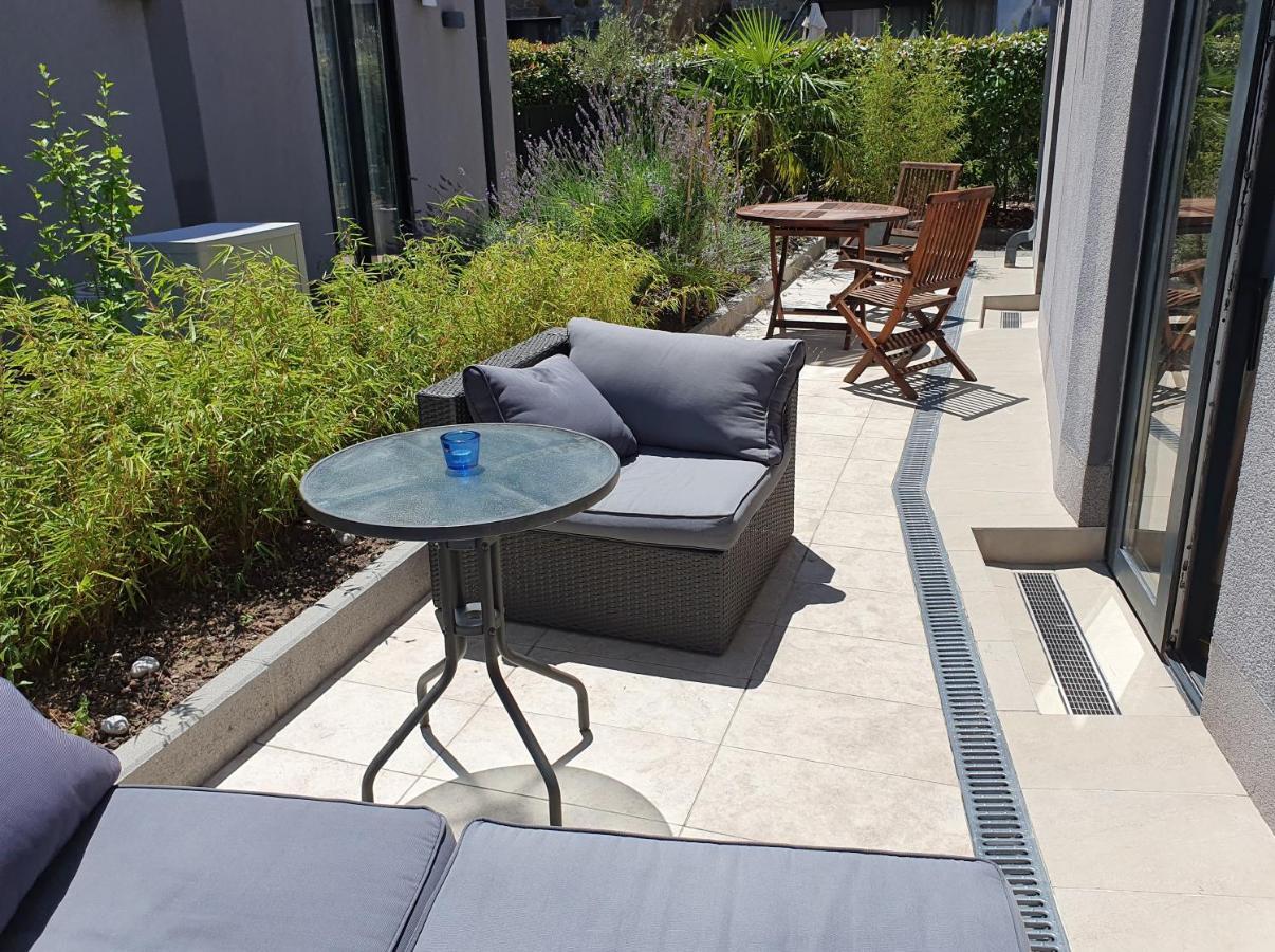 Bella Vista Lux Apartment With Private Terace كوبر المظهر الخارجي الصورة