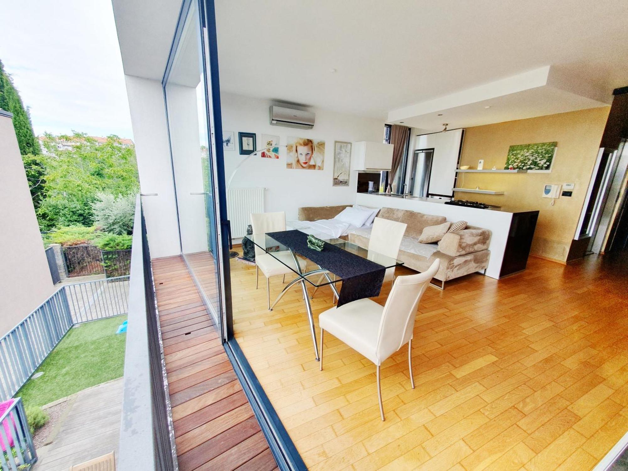Bella Vista Lux Apartment With Private Terace كوبر المظهر الخارجي الصورة